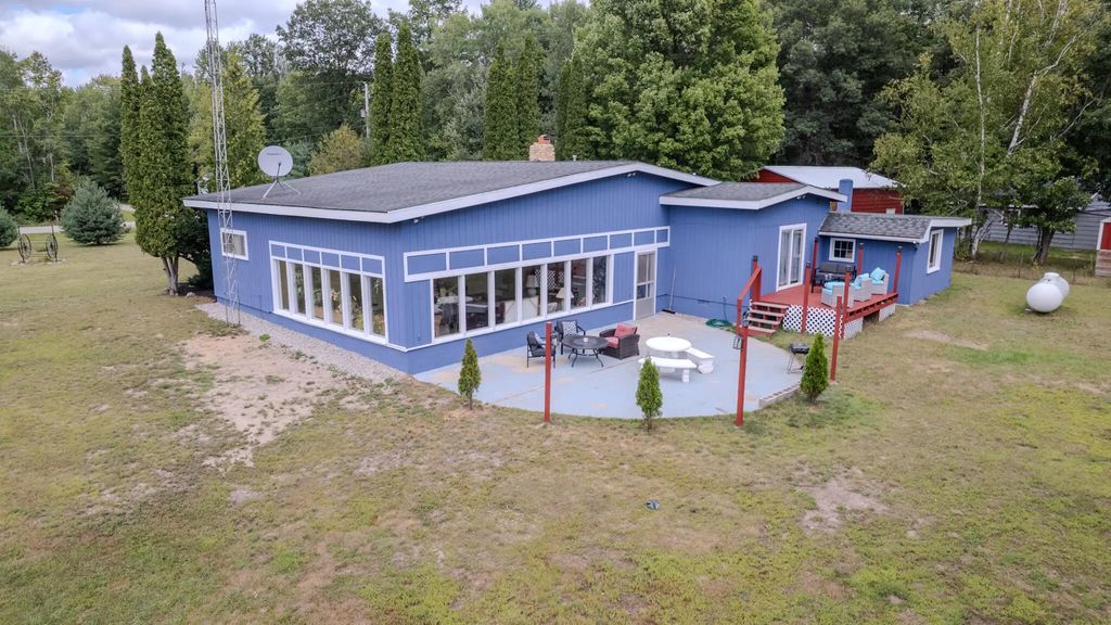 8911 Ora Lake Road, Hale