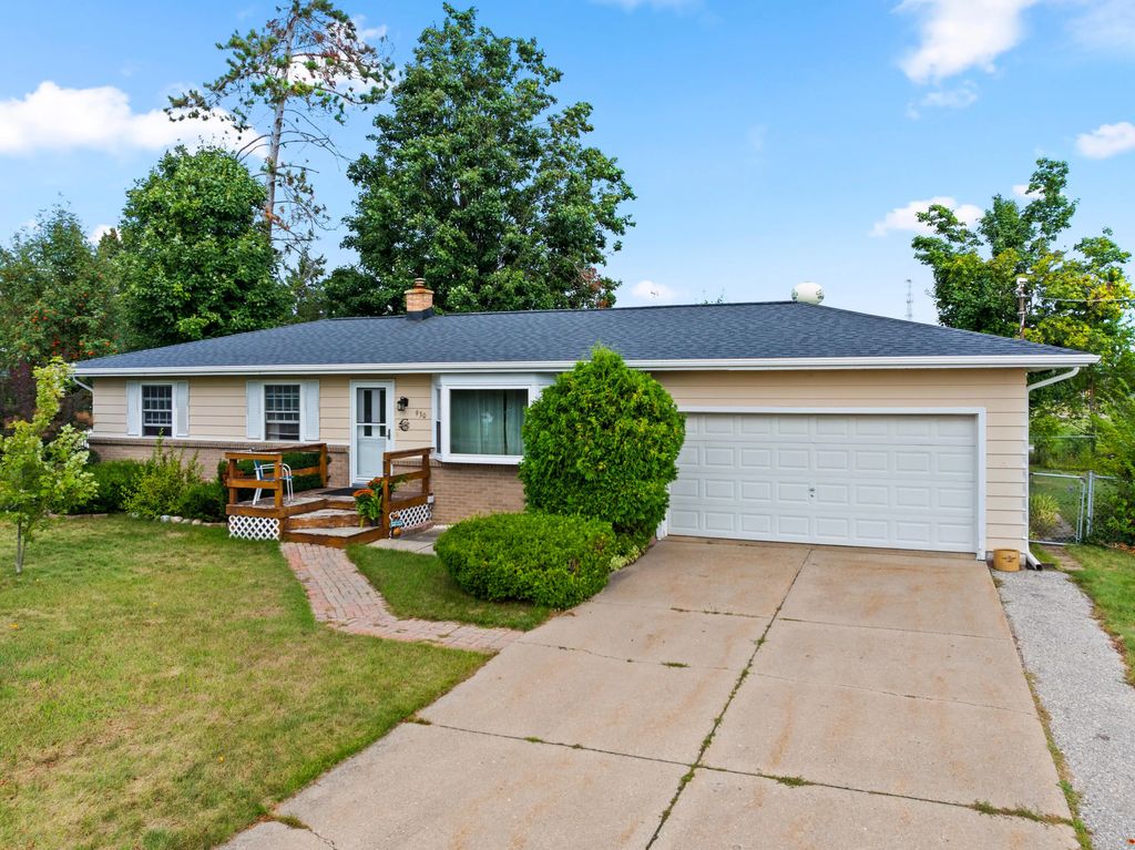 930 West Street, Gaylord