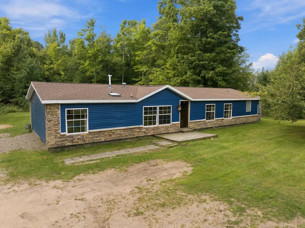 3961 Mullett Burt Road, Cheboygan