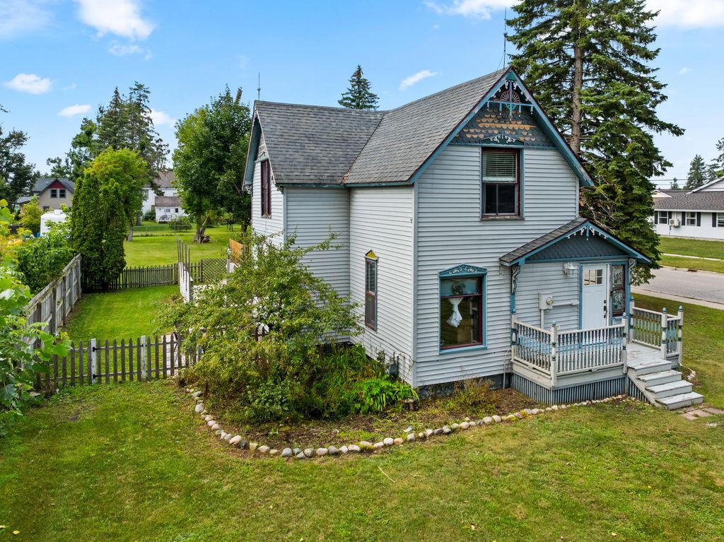 502 S Center Avenue, Gaylord