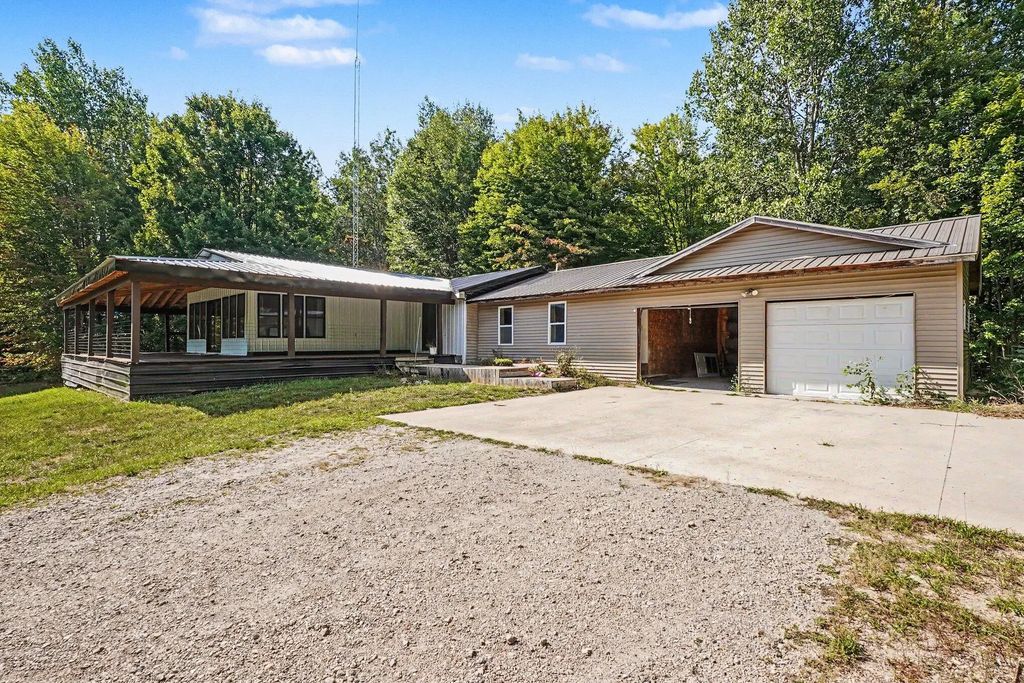 5655 N Alamando Road, Coleman