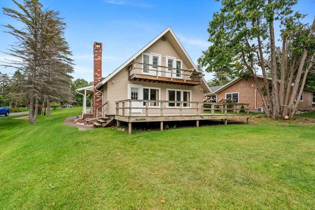 619 Cedar Drive, Indian River