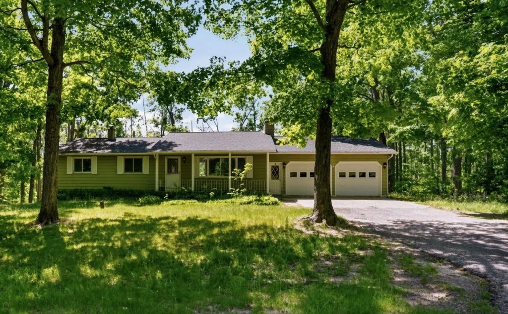 886 Knollwood Lane, Gaylord