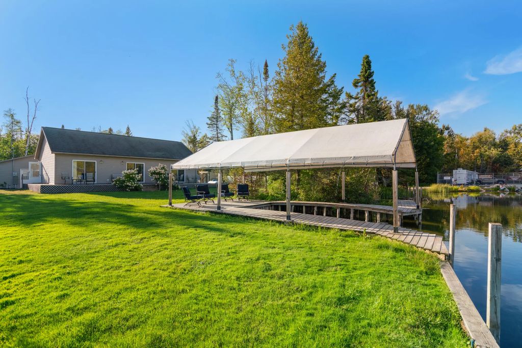 8018 Lake Street, Alanson