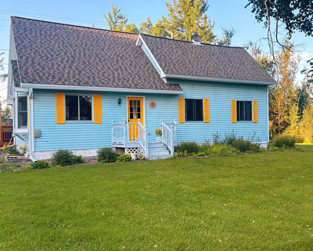 18444 M-32 W, Hillman
