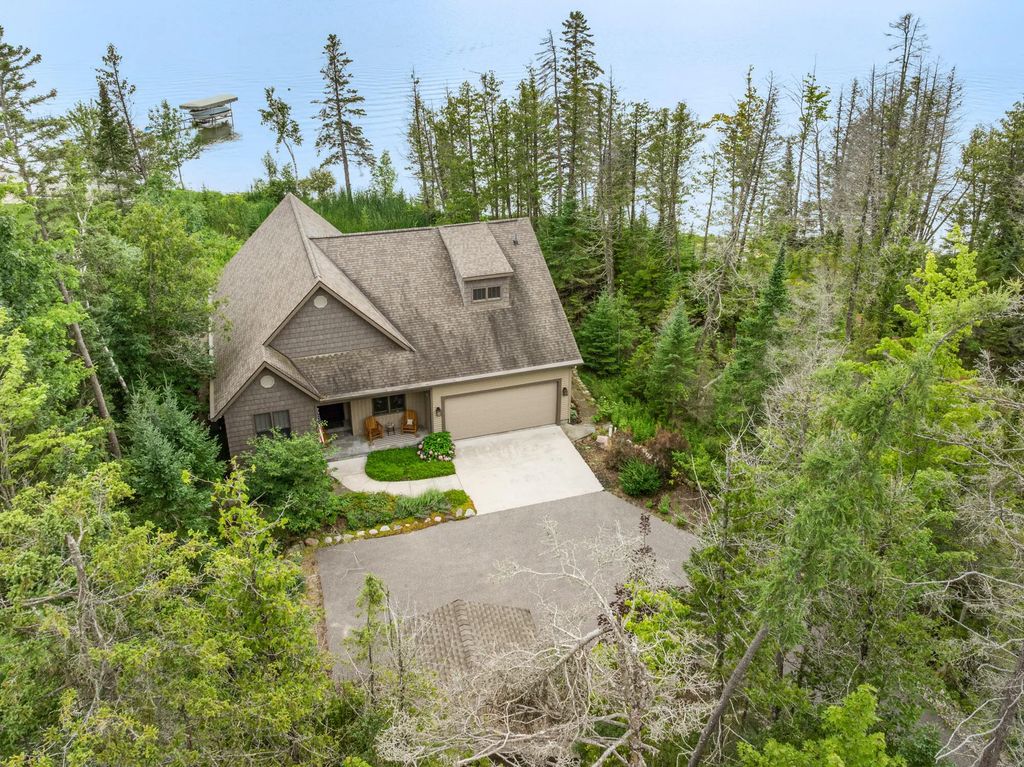 239 Sturgeon Bay Road, Indian River