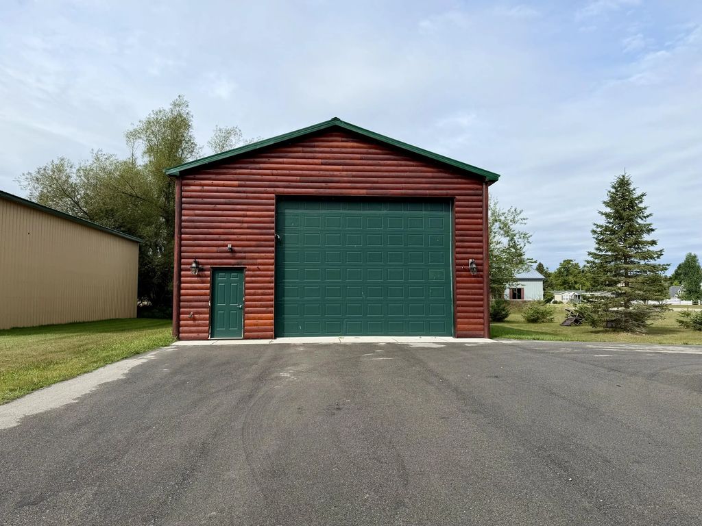 1123 Marina Drive, Cheboygan
