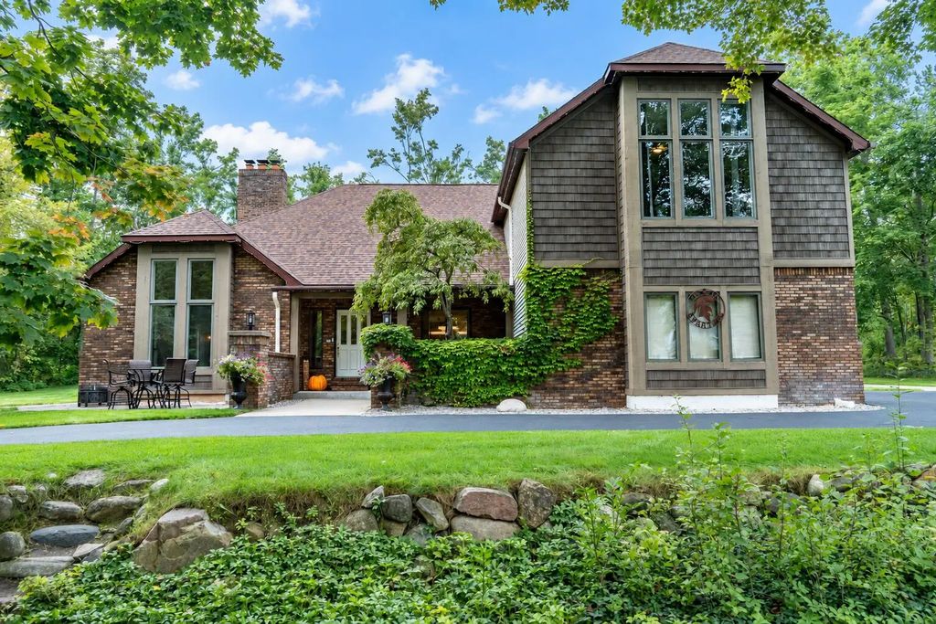 657 Crestwood Drive, Gaylord