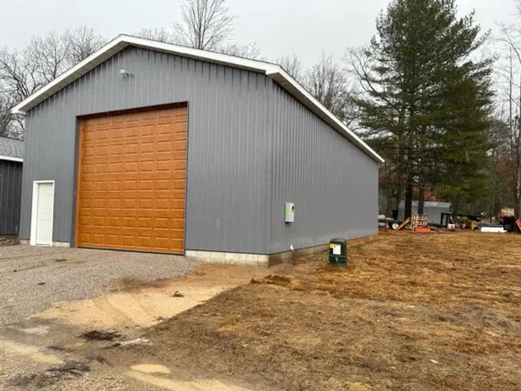 566 W West Branch Road, Prudenville