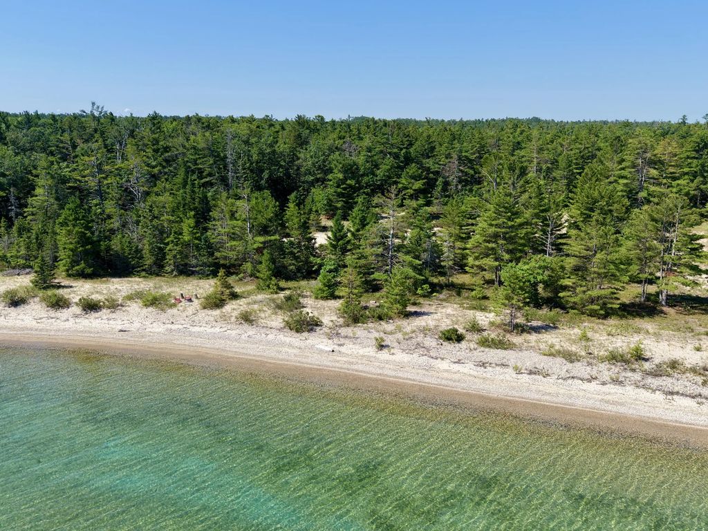 3282 Edgewater Drive, Cheboygan