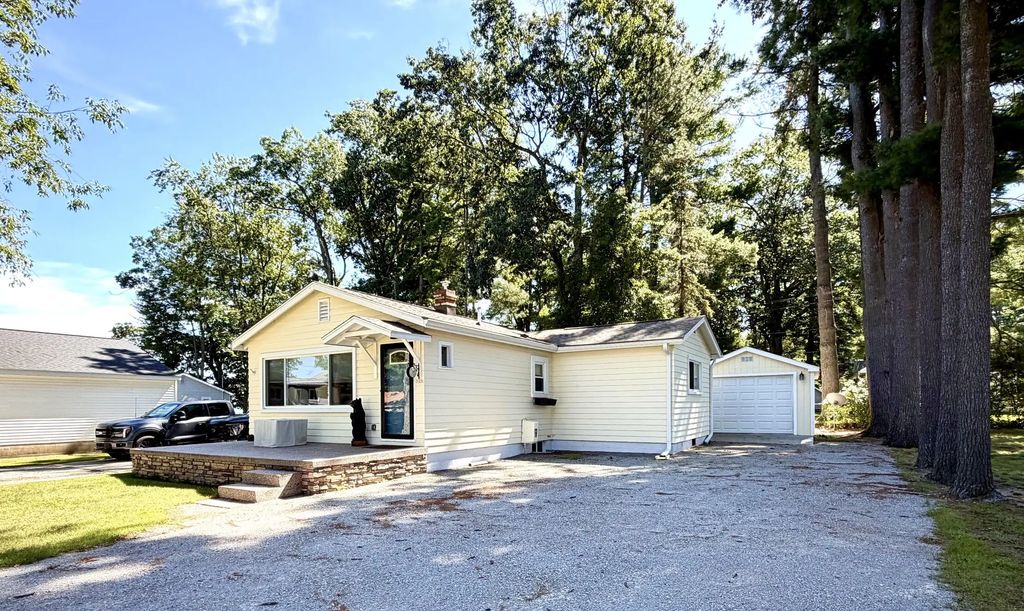 105 Kenmore Avenue, Roscommon