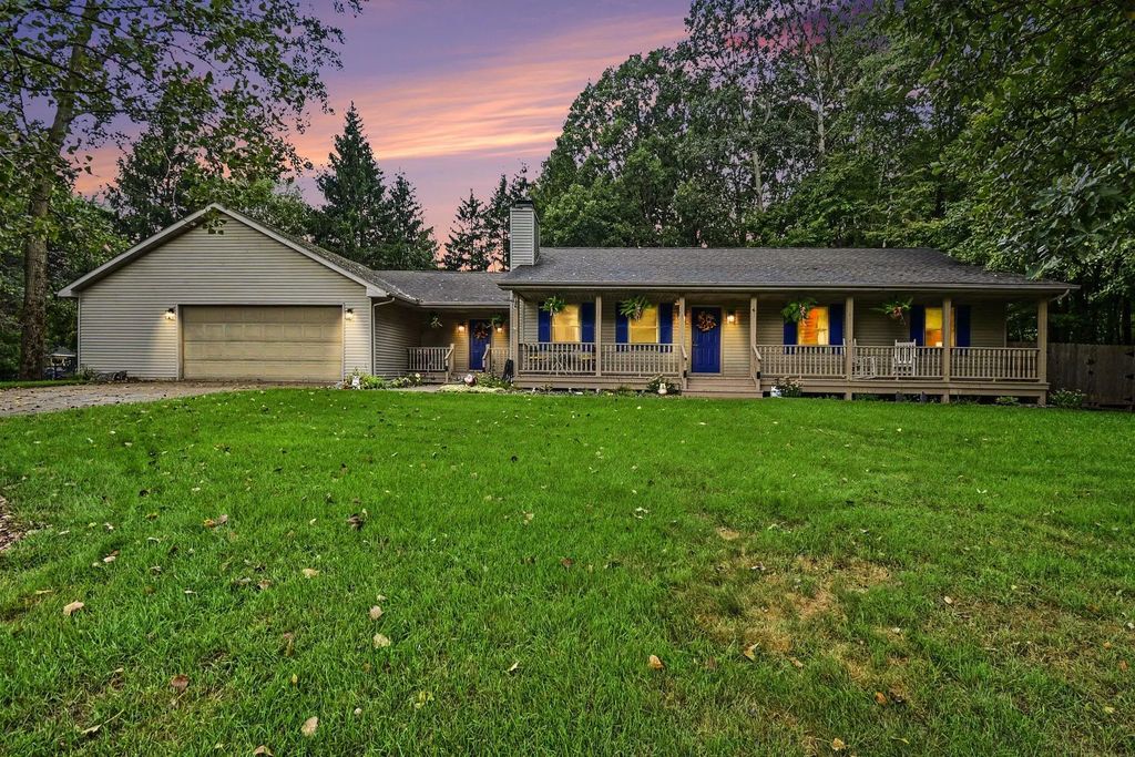3145 E Navaho Trail, Hemlock