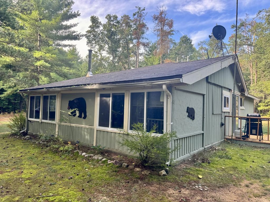 1252 Deeter Road, Luzerne