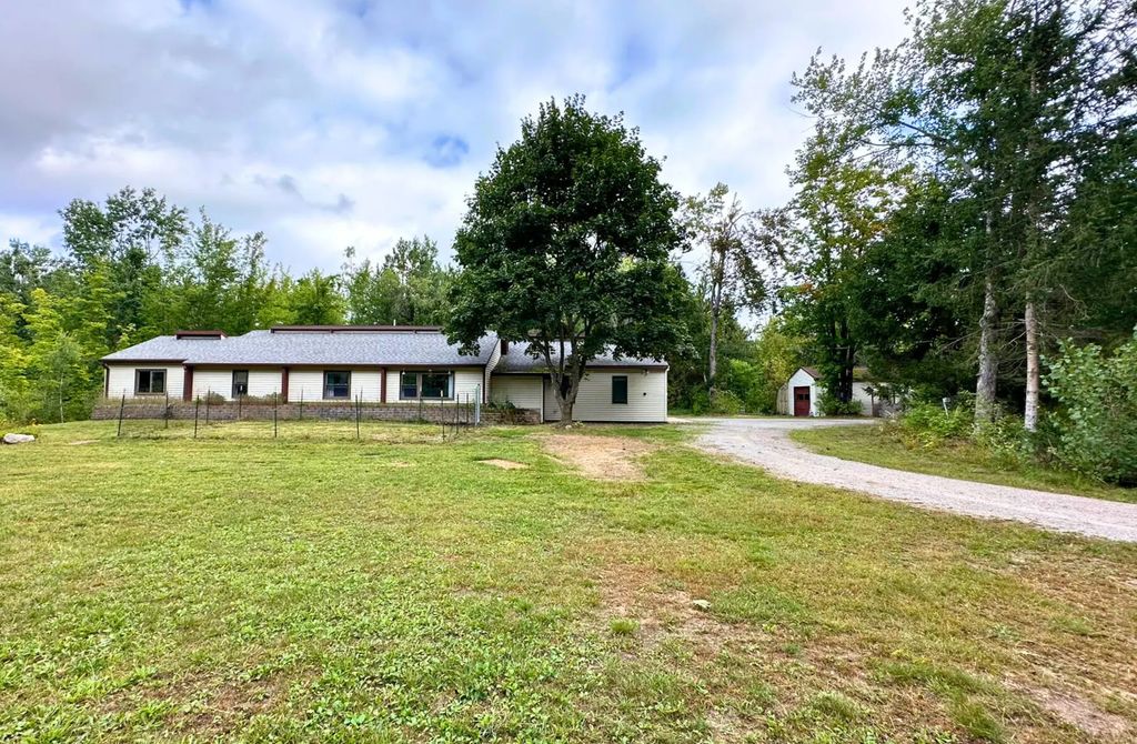 2438 Van Tyle Road, Gaylord