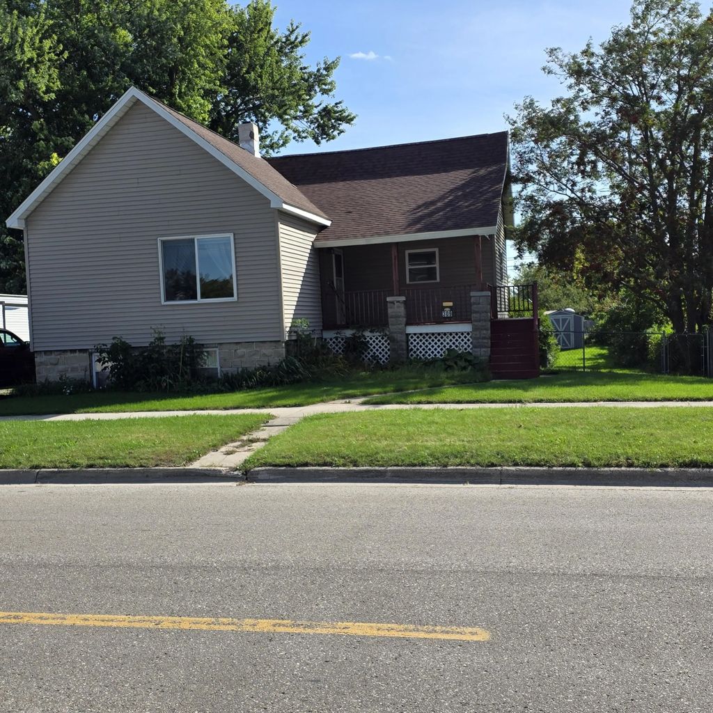 309 Long Lake Avenue, Alpena
