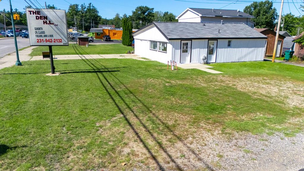 4680 W Houghton Lake Drive, Houghton Lake