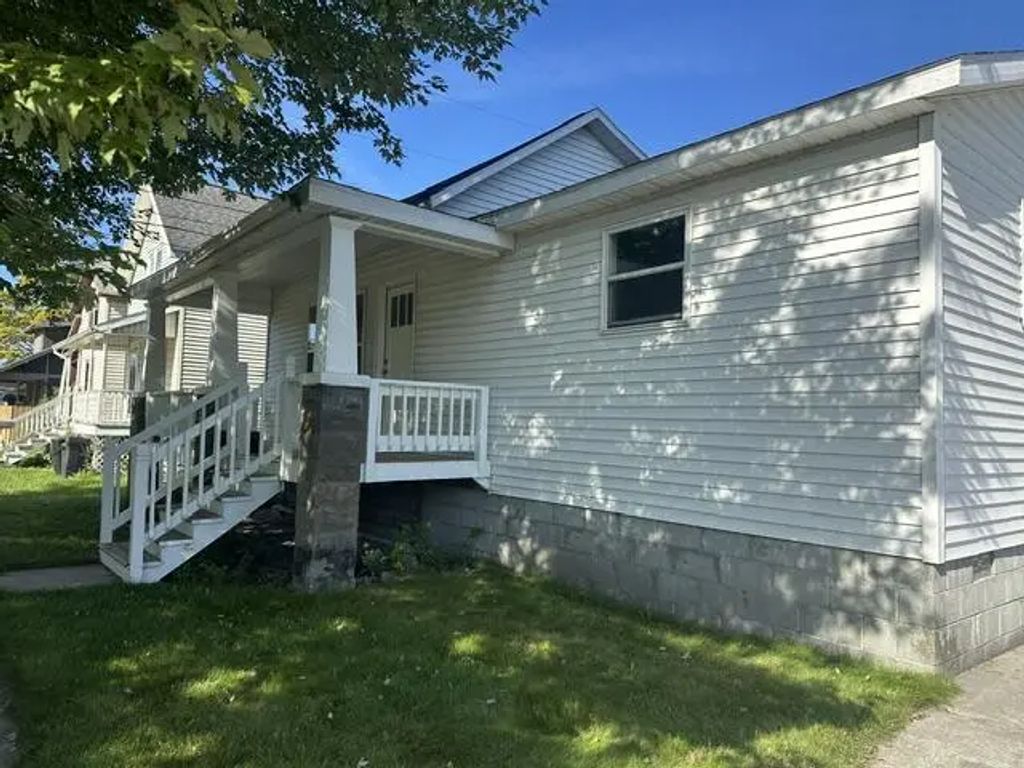 913 Merchant Street, Alpena