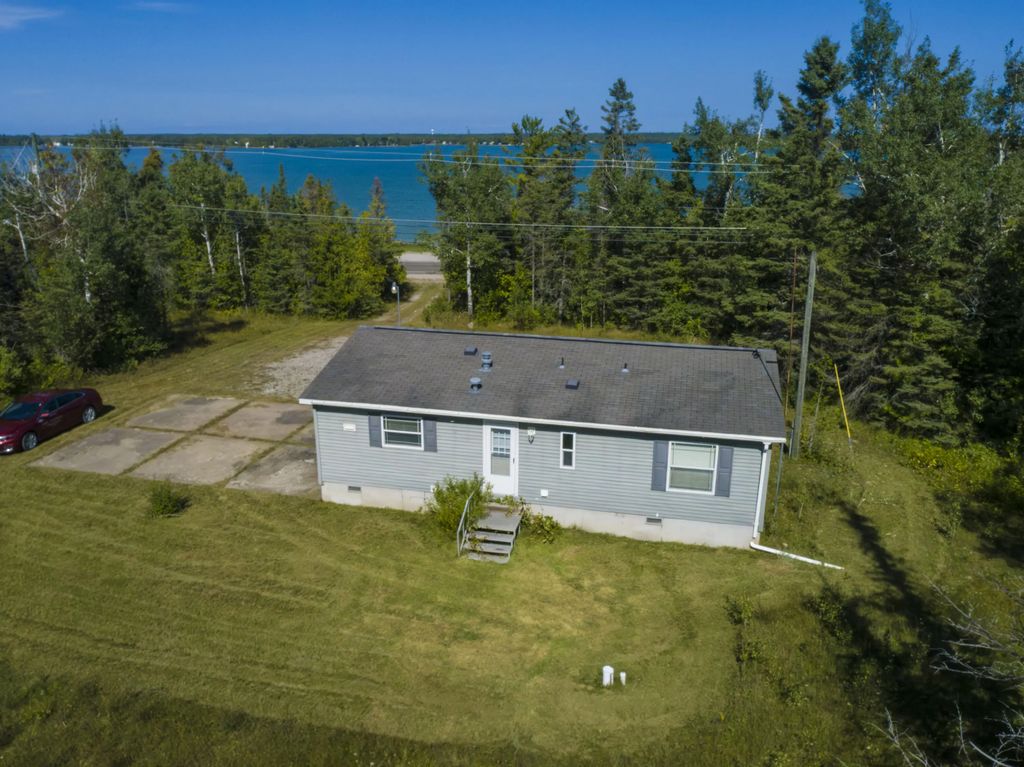 17510 U.s. 23, Presque Isle