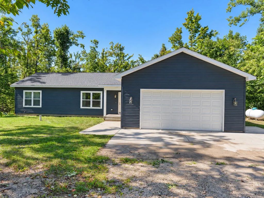 3078 Lakeview Drive, Gaylord