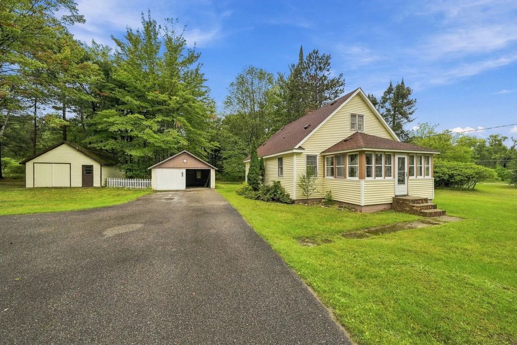 106 Marquette Avenue, Houghton Lake