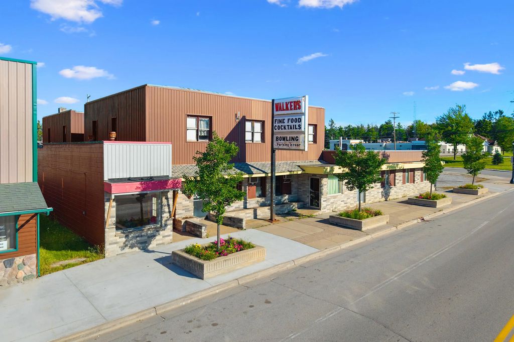 221 Morenci Avenue, Mio
