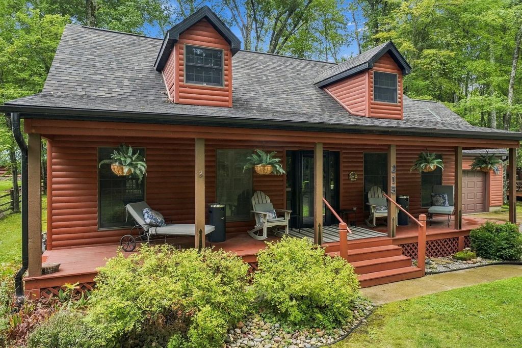 215 Cardinal Avenue, Roscommon