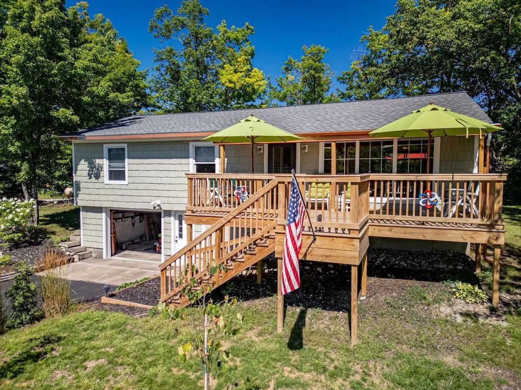 16010 Pine Street, Presque Isle