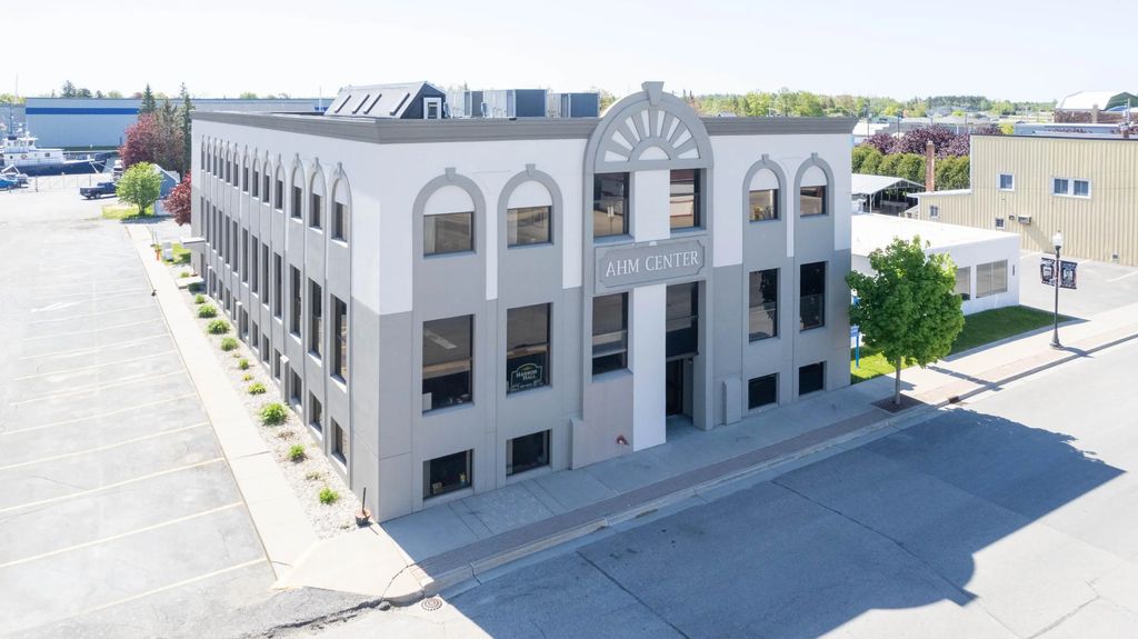 518 N Main Street Unit 301, Cheboygan