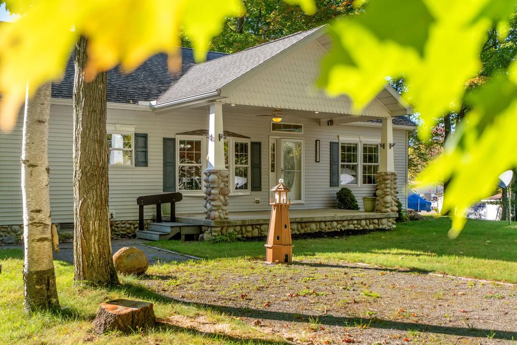 17231 Brothers Bay Road, Alpena