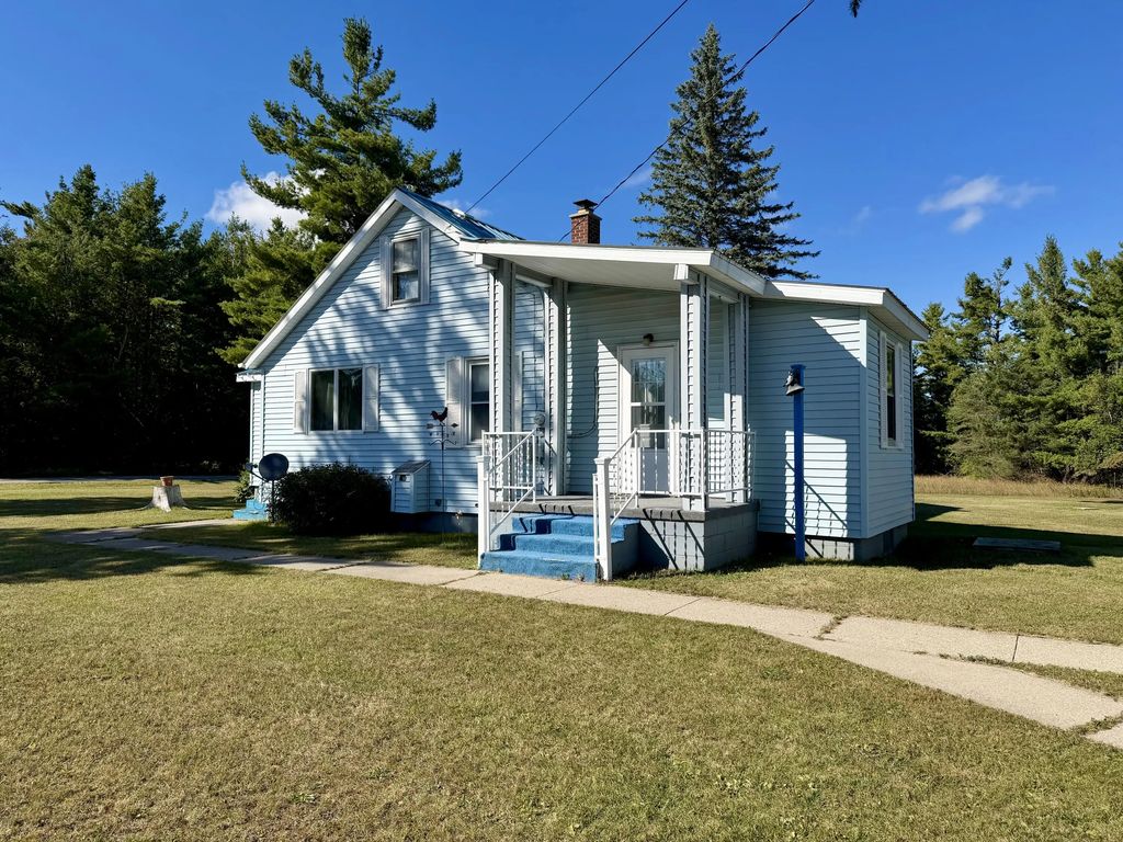 597 Garfield Avenue, Cheboygan