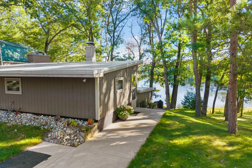 2824 Lakehill Drive, Curran