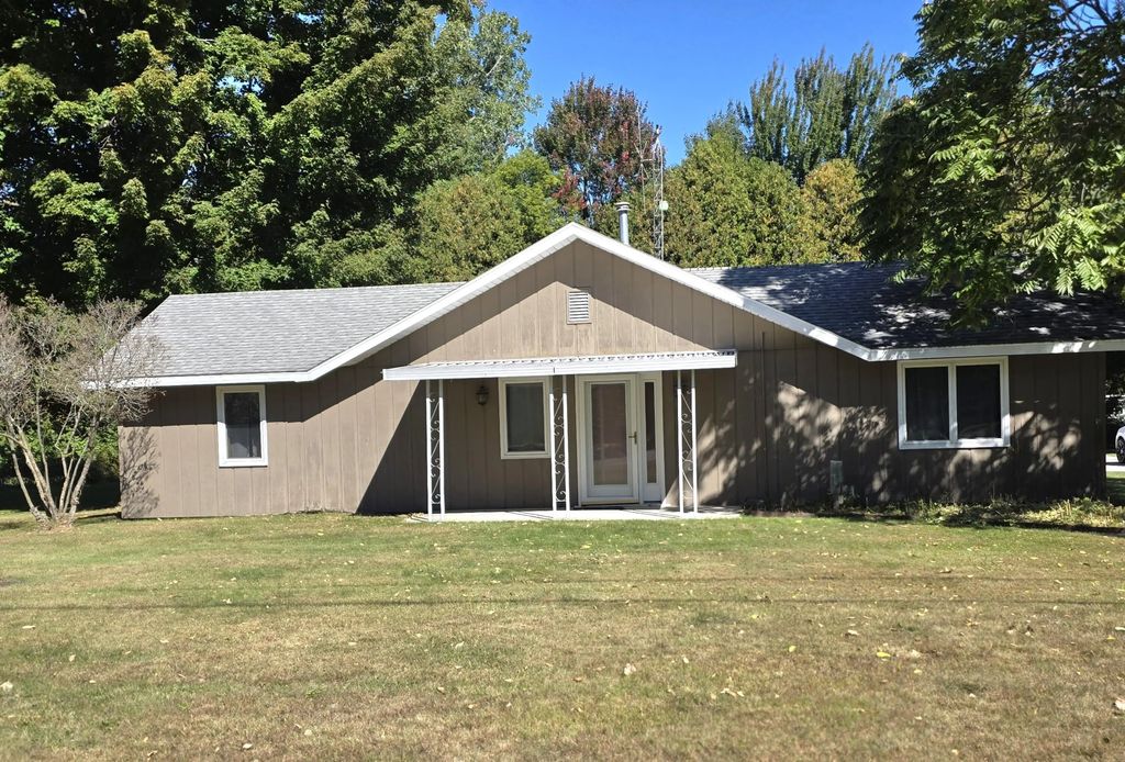 5461 E Pine, Harrisville