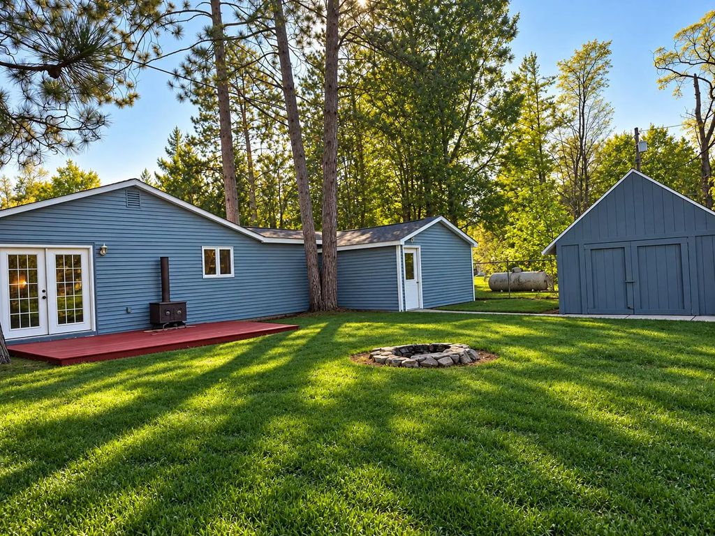 9292 Mead Road, Houghton Lake