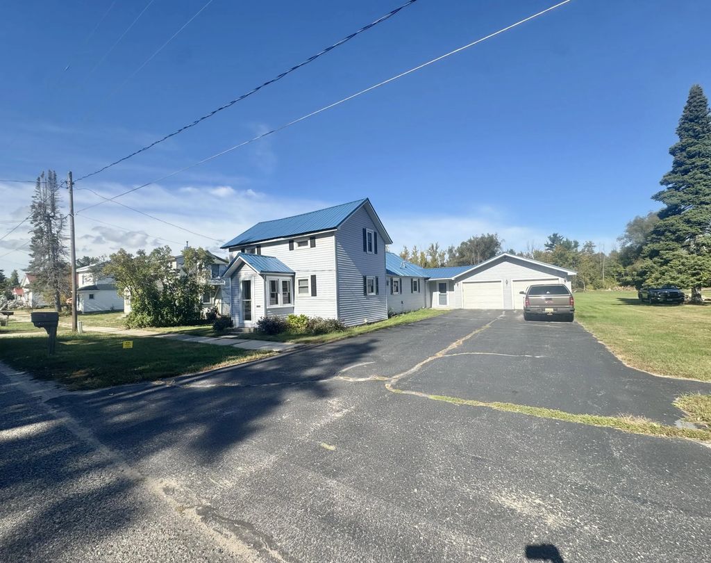 615 Duncan Avenue, Cheboygan