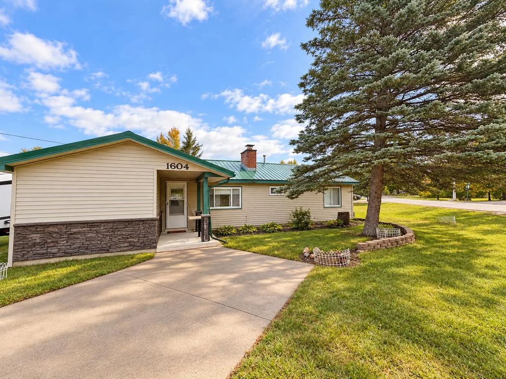 1604 Otsego Road, St. Helen