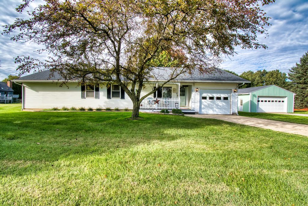 1842 Jolly Road, Okemos