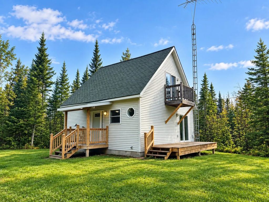 2430 Mud Lake Highway, Posen