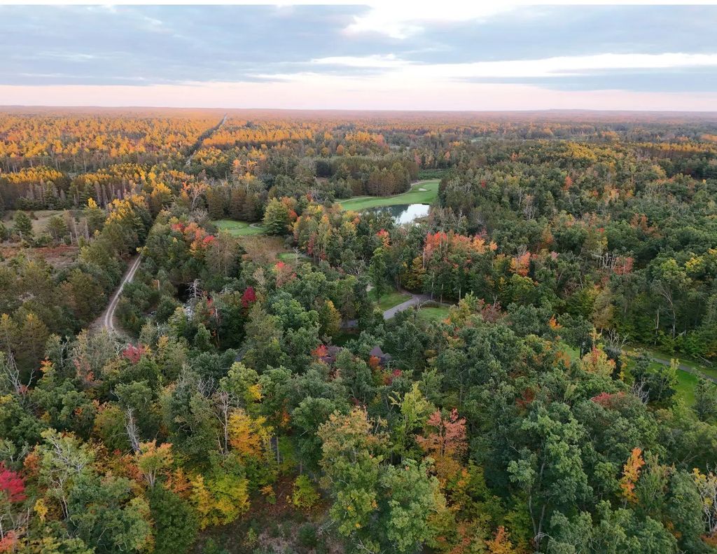 143 Garland Woods Lane, Lewiston