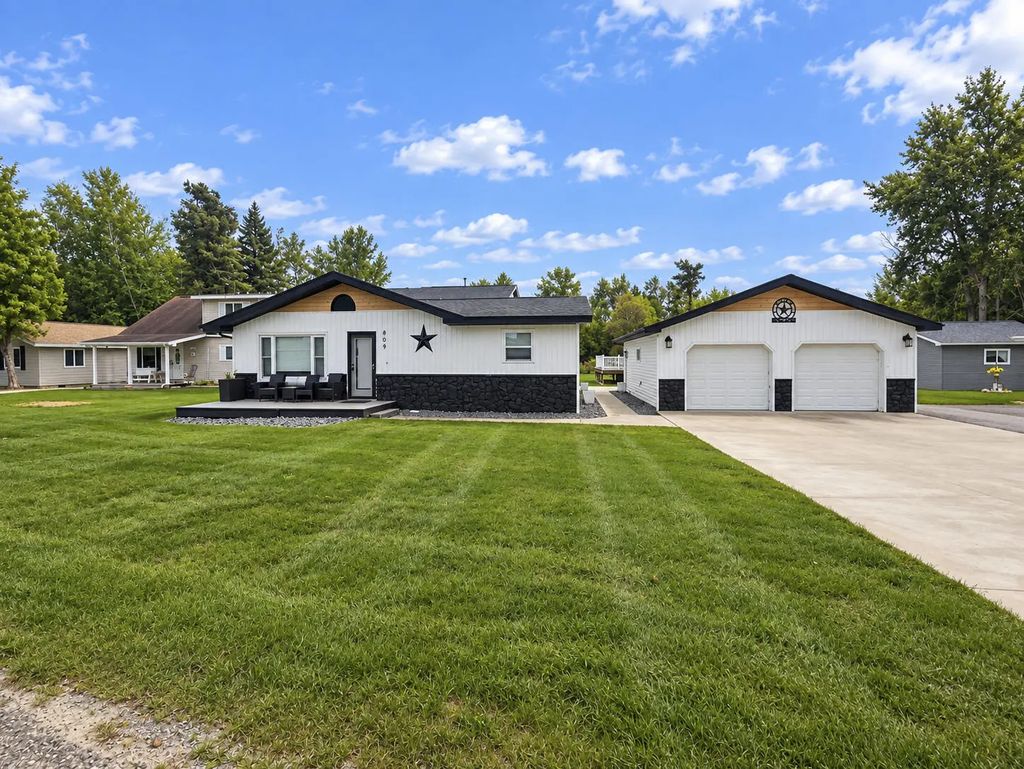 809 Iroquois Avenue, Prudenville