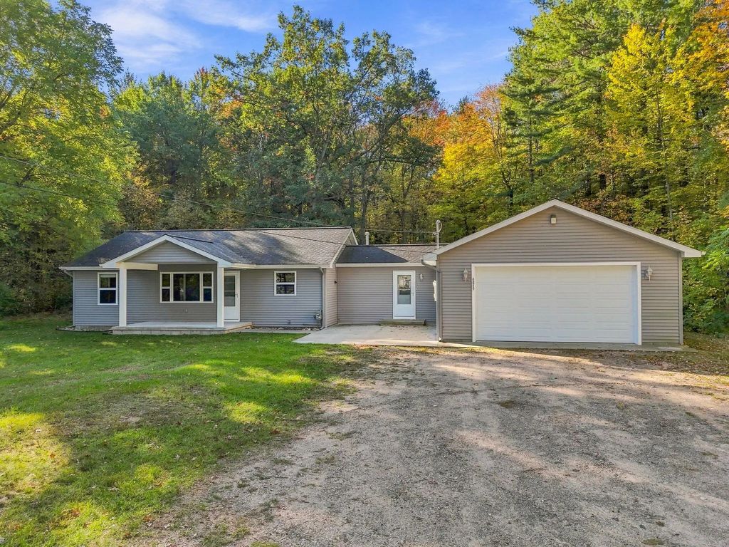 6859 W Emery Road, Houghton Lake
