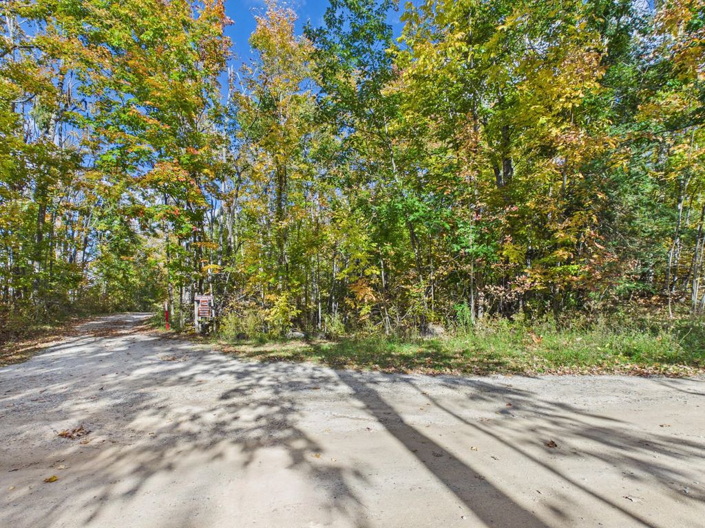 9067 Camp 3 Road, Atlanta